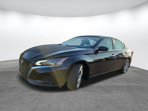 New 2025 Nissan Altima 2.5 S image 3