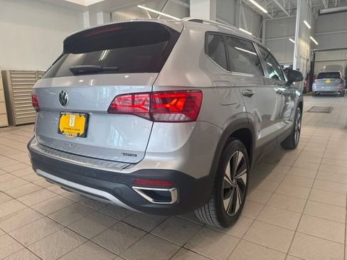 Used 2024 Volkswagen Taos SE AWD/4WD image 7