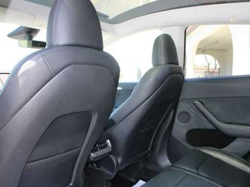 Used 2024 Tesla Model Y Long Range AWD/4WD image 14