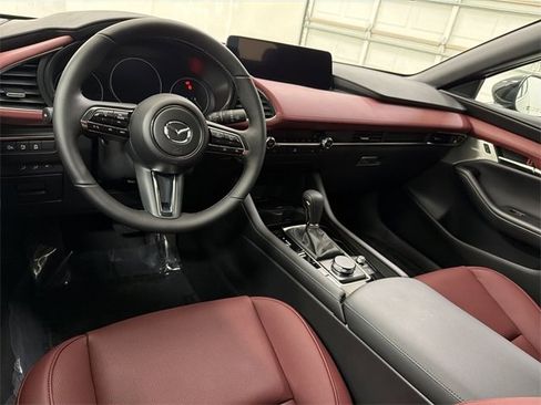 New 2026 MAZDA MAZDA3 Hatchback w/Premium Plus Pkg image 17