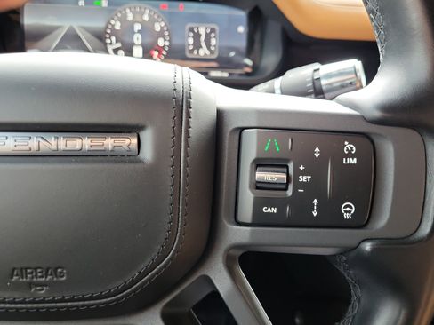 Used 2022 Land Rover Defender 110 X AWD/4WD image 30