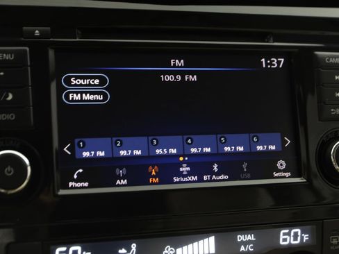 Used 2018 Nissan Rogue SV image 29