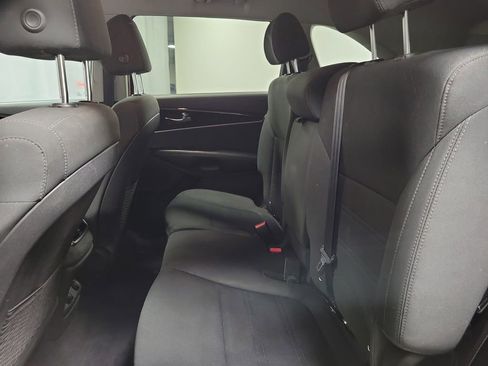 Used 2020 Kia Sorento LX image 20