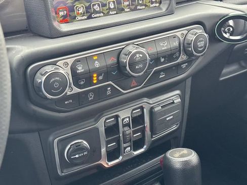 Used 2023 Jeep Wrangler Sahara w/ Cold Weather Group image 29