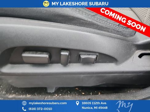 Used 2017 Chevrolet Equinox LT w/ Convenience Package image 11