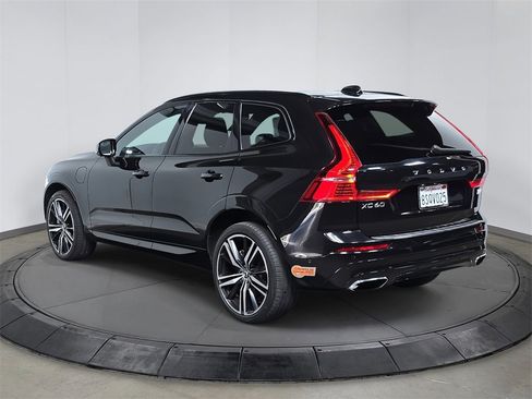 Used 2021 Volvo XC60 T8 R-Design w/ Protection Package Premier image 3