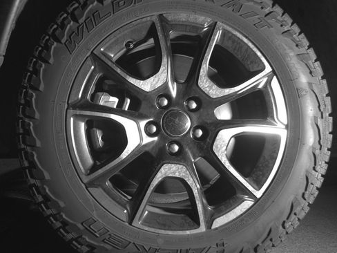 Used 2025 Jeep Compass Trailhawk AWD/4WD image 12