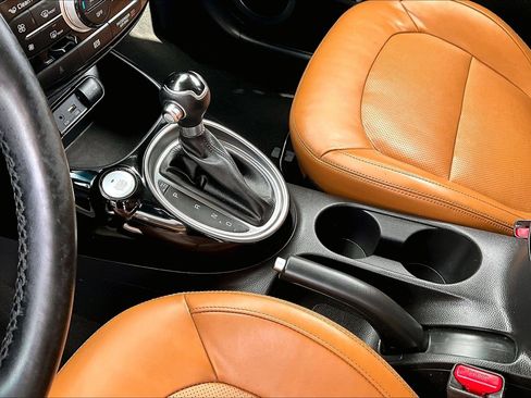 Used 2016 Kia Soul ! w/ Premium Package image 12