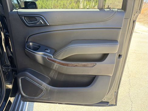 Used 2020 GMC Yukon XL SLT w/ Value Plus Edition image 17