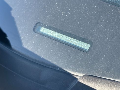 Used 2017 Subaru Outback 2.5i Limited image 3