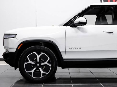 Used 2023 Rivian R1T Adventure image 14
