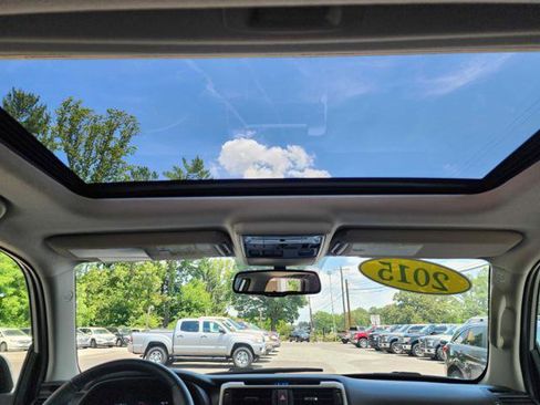 Used 2015 Toyota 4Runner Limited AWD/4WD image 21