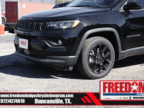 New 2026 Jeep Compass Latitude image 42