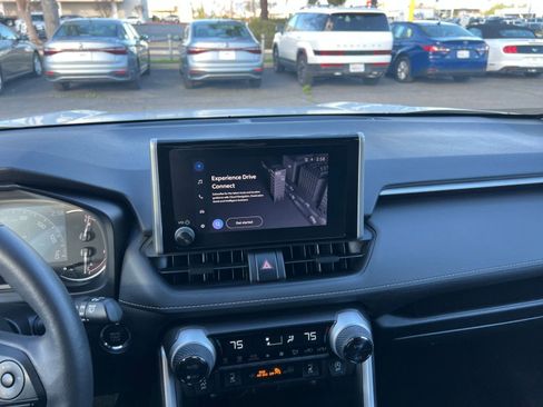 Used 2025 Toyota RAV4 XLE image 18