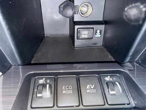 Used 2012 Toyota Camry XLE w/ Leather Pkg FWD image 47