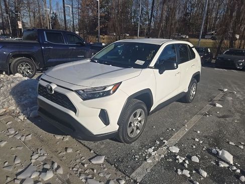 Used 2023 Toyota RAV4 LE image 13