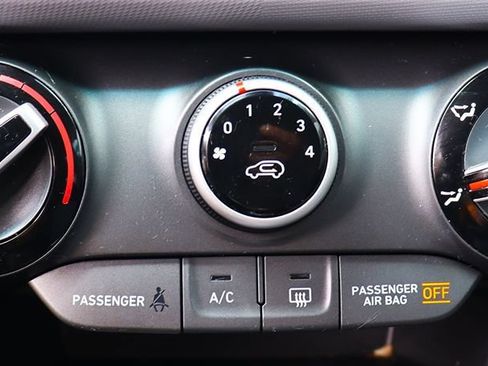 Used 2021 Hyundai Kona SEL FWD image 44