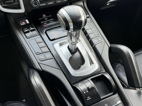 Used 2017 Porsche Cayenne S AWD/4WD image 30