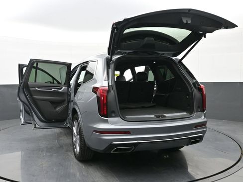 Used 2023 Cadillac XT6 Premium Luxury image 56