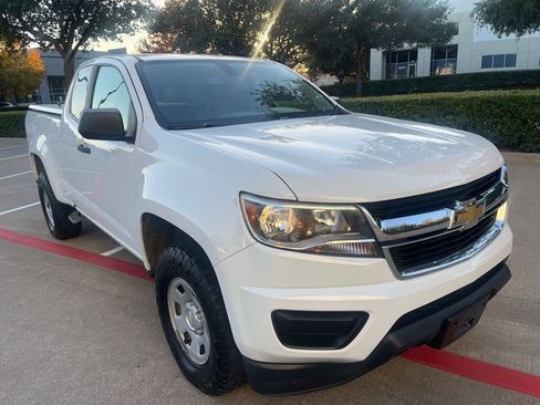 Used 2018 Chevrolet Colorado W/T image 2