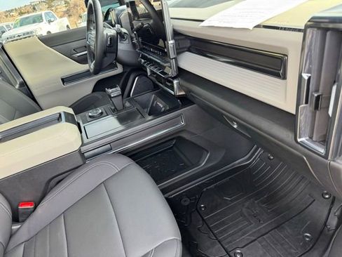 Used 2026 GMC Hummer EV SUV image 27