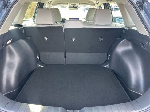 Used 2023 Toyota Corolla Cross L image 13