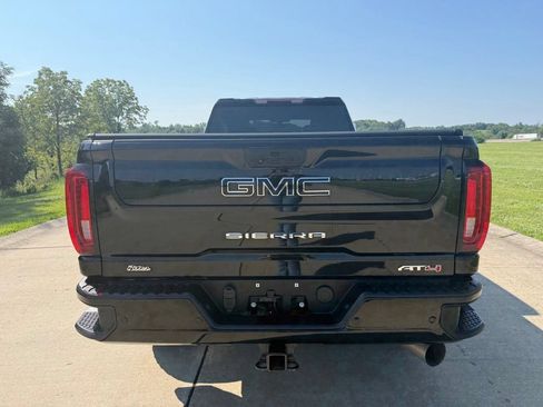 Used 2022 GMC Sierra 2500 AT4 AWD/4WD image 4