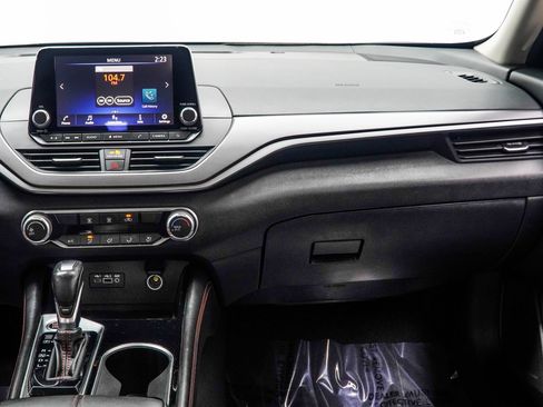 Used 2024 Nissan Altima 2.5 SR FWD image 18