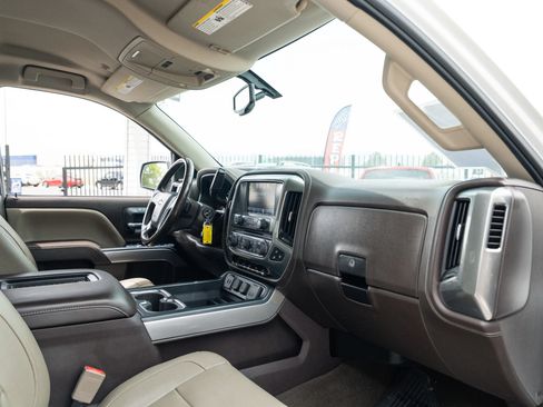 Used 2018 Chevrolet Silverado 1500 LTZ Z71 w/ LTZ Plus Package AWD/4WD image 20