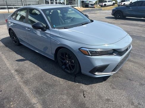 Used 2023 Honda Civic Sport image 2
