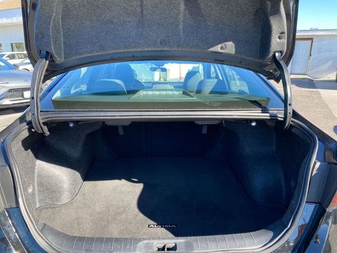 Used 2025 Nissan Altima 2.5 SV image 31