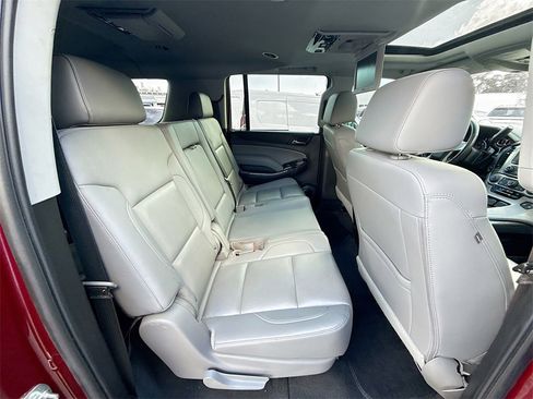 Used 2020 Chevrolet Suburban LT image 32