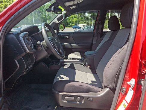 Certified 2023 Toyota Tacoma TRD Sport w/ Technology Package AWD/4WD image 13