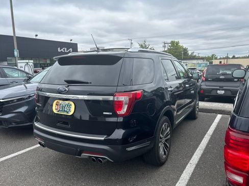 Used 2018 Ford Explorer Platinum AWD/4WD image 3