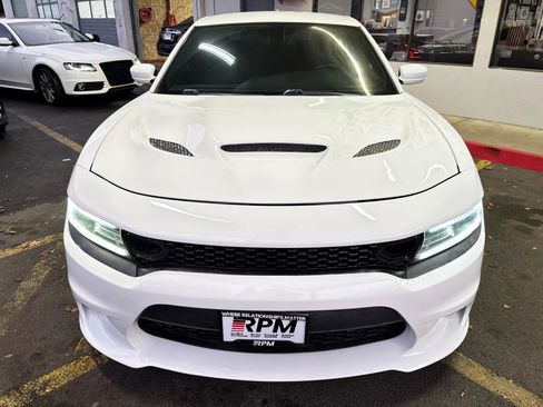 Used 2018 Dodge Charger R/T image 3