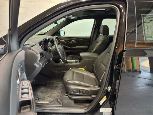 Used 2023 Chevrolet Traverse Premier w/ Redline Edition AWD/4WD image 15