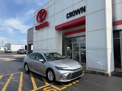 Used 2025 Toyota Camry LE FWD image 1