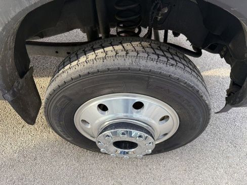 Used 2019 Ford F550 4x4 Regular Cab Super Duty w/ XL Value Package image 14