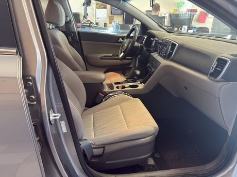 Used 2019 Kia Sportage LX AWD/4WD image 5
