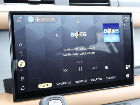 Used 2025 Land Rover Defender 130 X-Dynamic SE image 19