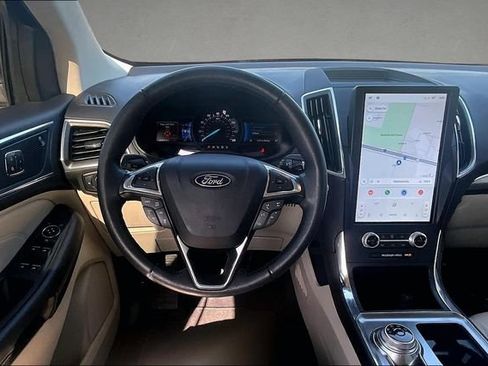 Used 2022 Ford Edge Titanium AWD/4WD image 3