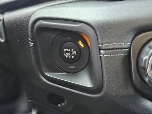 Used 2024 Jeep Wrangler Rubicon w/ Technology Group image 31