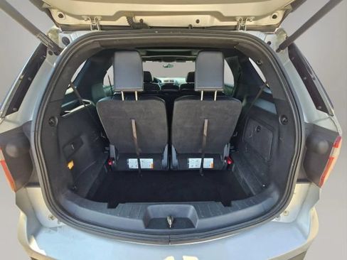 Used 2017 Ford Explorer XLT w/ Equipment Group 202A AWD/4WD image 36