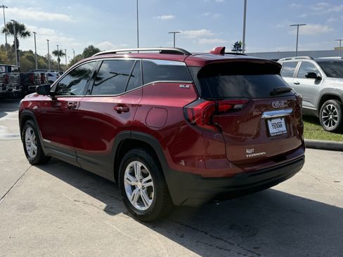 Used 2020 GMC Terrain SLE w/ Driver Convenience Package image 7