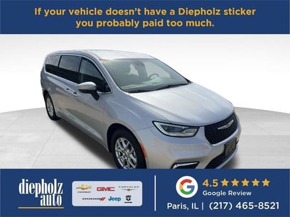 Used 2023 Chrysler Pacifica Touring-L