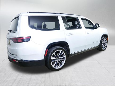 Used 2022 Jeep Wagoneer Series III w/ Premium Group I AWD/4WD image 7