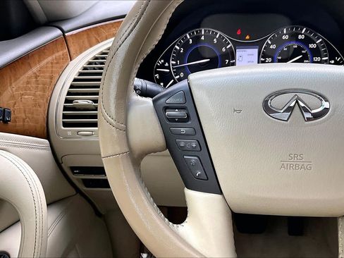 Used 2013 INFINITI QX56 w/ Theater Pkg image 22