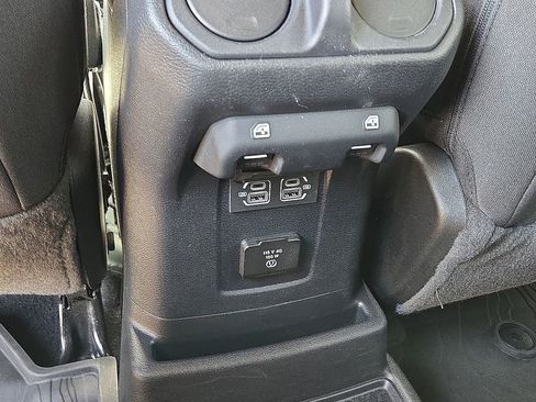 Used 2023 Jeep Wrangler Unlimited w/ Sun & Screen Package AWD/4WD image 17