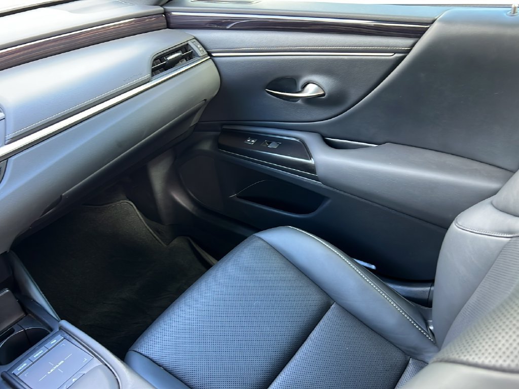 Used 2019 Lexus ES 350 w/ Premium Package FWD image 12