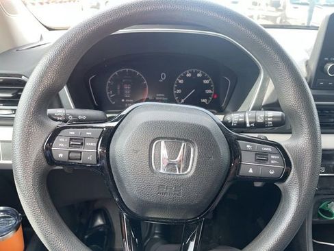 Used 2023 Honda Pilot LX image 10